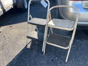 lot 160 image: 2-Step Stools