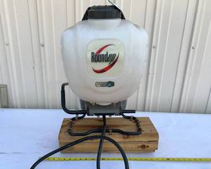 lot 162 image: Round Up Sprayer