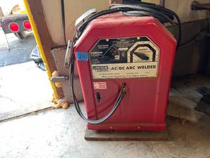 lot 22 image: Lincoln ACDC Arc Welder