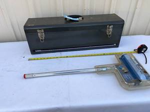 lot 172 image: Metal Tool Box and Magnum Roller Kit