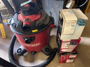 lot 19 image: Craftman Shop Vac