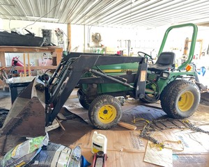lot 218 image: John Deere Lawn Tractor