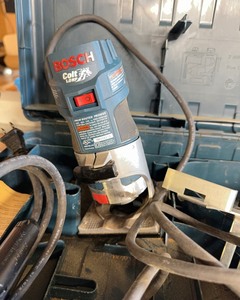 lot 98 image: Bosch Palm Router