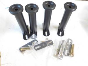 lot 33 image: 7 new Metal Leg Brackets...