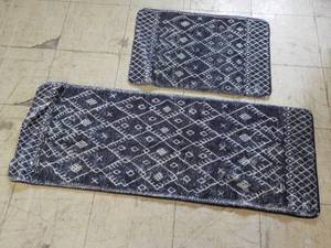 lot 55 image: 2 pc Area Rugs 18 x 25 and 18 x 44...