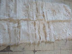 lot 58 image: Area Rug 24 x 45 machine washable...