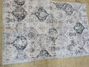 lot 60 image: 24 x 36 Area Rug machine washable...