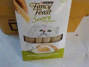 lot 92 image: 30 x 4 packs Natural Chicken in a D...
