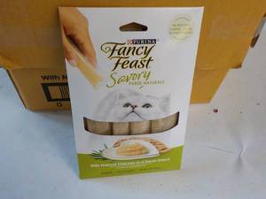 lot 94 image: 30 x 4 packs Natural Chicken in a D...
