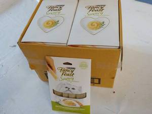 lot 95 image: 30 x 4 packs Natural Chicken in a D...