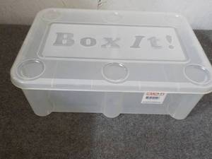 lot 103 image: 5 Sazon 5 Gallon Box It Plastic Sto...