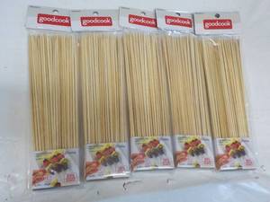 lot 114 image: 500 GoodCook Skewers...