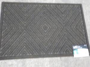 lot 219 image: Traffic Master 24 x 36 Diamond Tex...