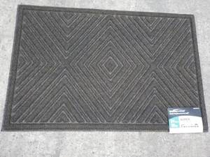 lot 220 image: Traffic Master 24 x 36 Diamond Tex...