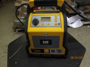 cat cj1000dxt boost pack powers on ...