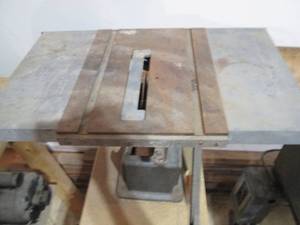 lot 10 image: Vintage Table Saw on Wooden Stand