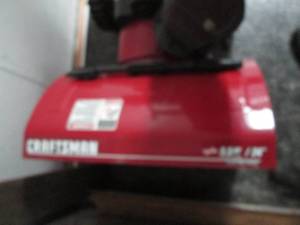 lot 12 image: Craftsman 24-Inch 179cc Snow Blower