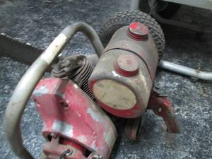 lot 15 image: Vintage Homelite Gas Chainsaw