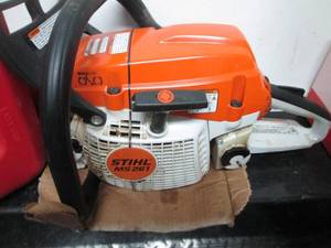 lot 16 image: Stihl MS 261 Chainsaw with Accessories