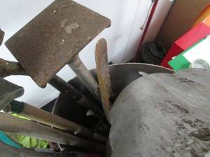 lot 23 image: Lot of Assorted Garden and Landscaping Tools