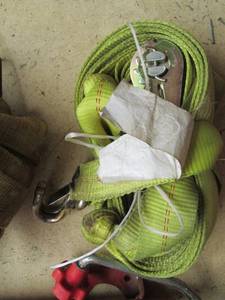 lot 87 image: Lot of Hydraulic Rams and Tow Straps