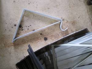 lot 117 image: Assorted Metal Shelf Brackets - Box Lot