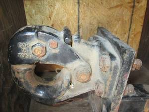 lot 138 image: Heavy Duty 15 Ton Pintle Hitch