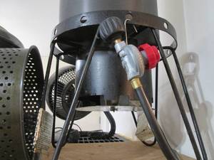 lot 193 image: Large Aluminum Stock Pot with Burner Stand and Basket