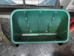 lot 219 image: Scotts AccuGreen 3000 Broadcast Spreader