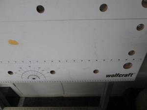 lot 220 image: Wolfcraft Workbench with Built-in Vice