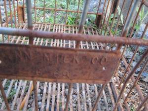 lot 246 image: Vintage Metal Wire Basket