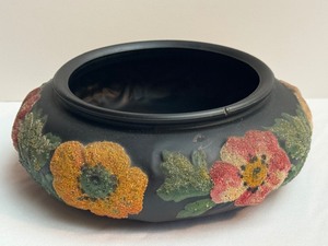 lot 33 image: Vintage Tiffin Art Deco Black Satin Vase