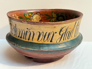 lot 49 image: Antique Hand Painted Rosemaling Wooden Bowl