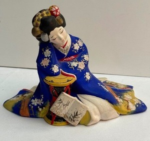 lot 126 image: Vintage Japanese Hakata Urasaki Doll