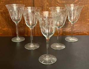 lot 117 image: Set of Five Art Deco Wine Glasses