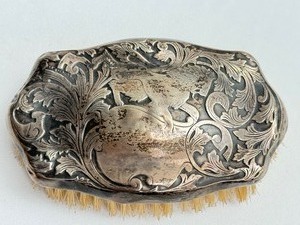 lot 107 image: Antique Art Nouveau Sterling Silver Vanity Brush