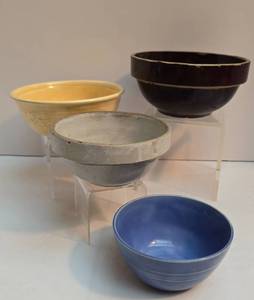 lot 201 image: Vintage Collectible Crockery Bowls