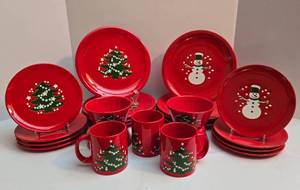 lot 207 image: Vintage Waechtersbach Holiday Entertaining Set