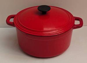 lot 210 image: Martha Stewart Cast Iron Dutch Oven