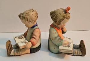 lot 252 image: Darling Vintage Hummel Book Worm Bookend Set