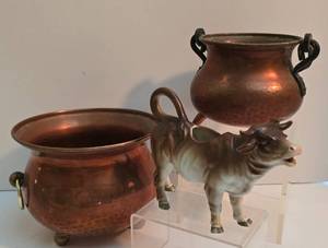 lot 253 image: Cute Country Collection, Including Antique Cow Creamer and Footed Copper Pots