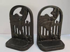 lot 258 image: Vintage Art Deco March Girl Cast Iron Bookends