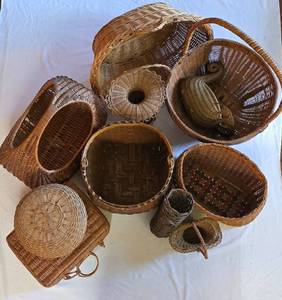 lot 295 image: Abundance of Vintage Basketry