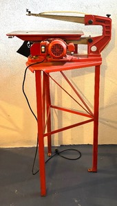 lot 29C image: Hegner Polymax 3 Scroll Saw