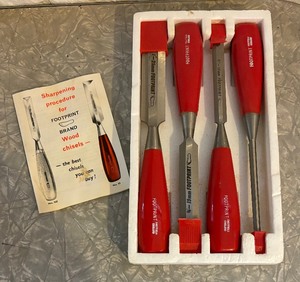 lot 358 image: Footprint Brand Wood Chisels