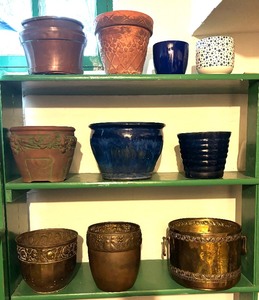 lot 369 image: Pots and Planters