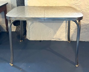 lot 378 image: Charming Vintage Table