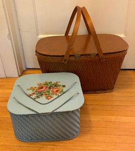 lot 399 image: Vintage Picnic and Sewing Baskets