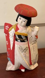 lot 409 image: Japanese Plaster of Paris Figurine