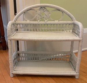 lot 422 image: Wonderful White Wicker Shelf